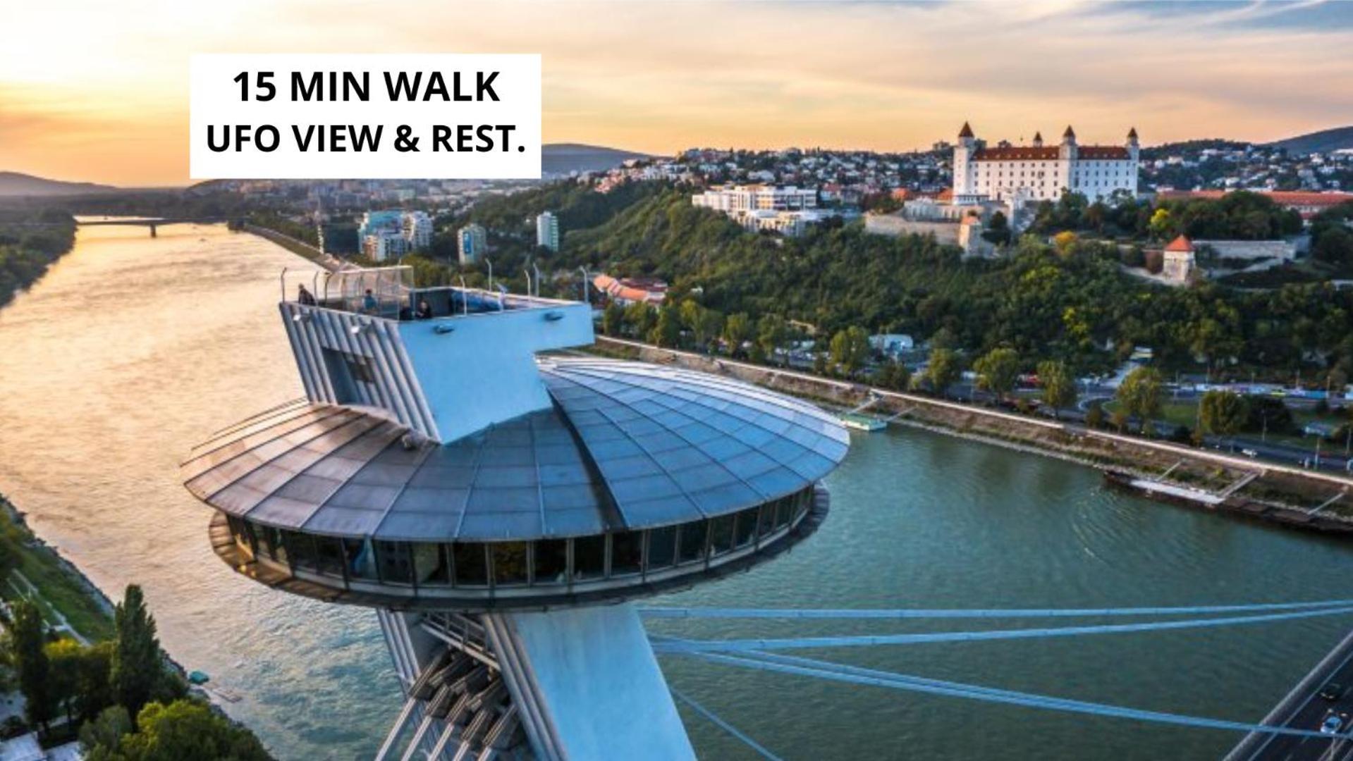 Downtown 3 Bdr Charm - Walk To All Attractions ブラチスラヴァ エクステリア 写真